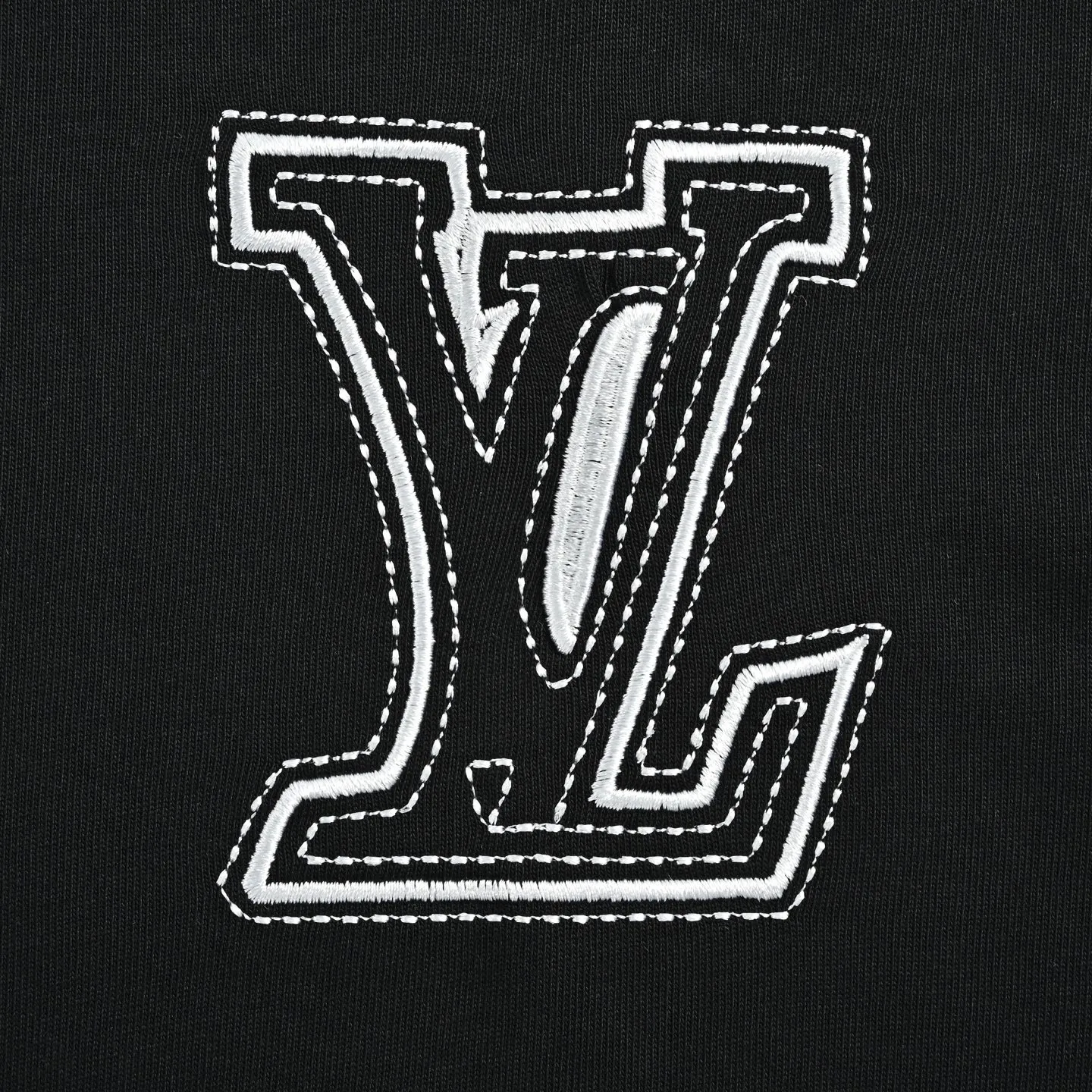 Louis Vuitton/ logo